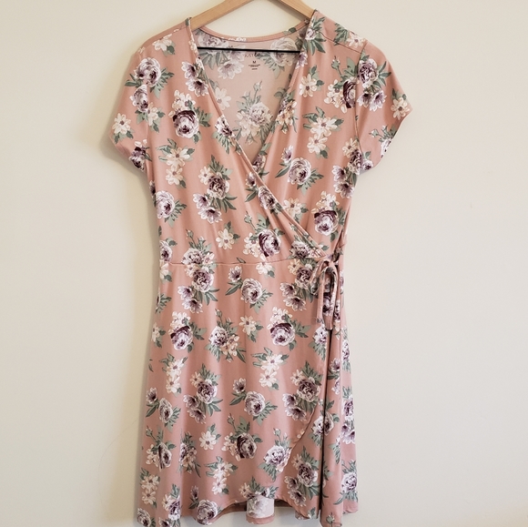 just be Dresses & Skirts - Just Be Floral Short Sleeve Wrap Dress
